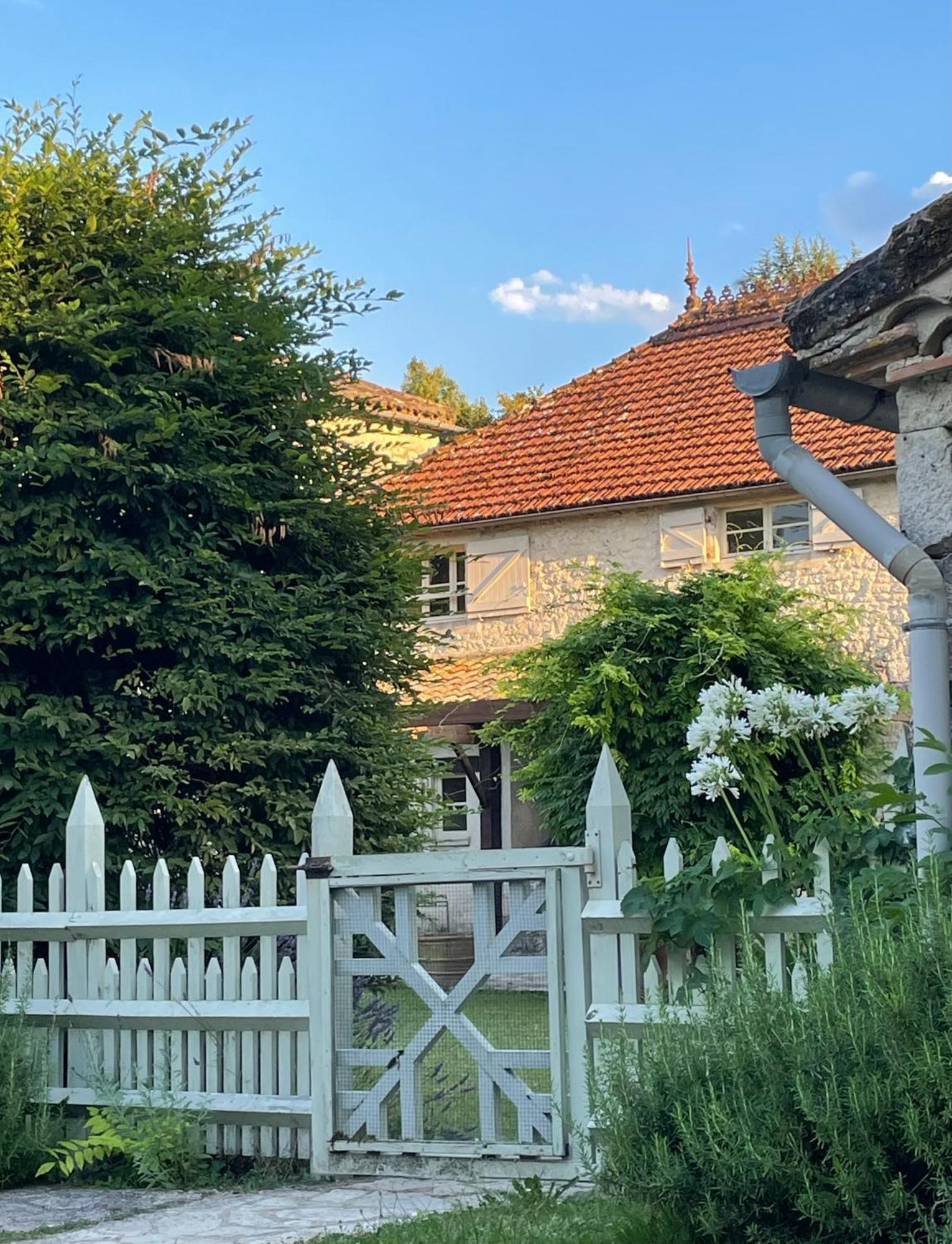La Grange Du Barry Panzió Belveze Kültér fotó